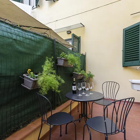 Redi Near Tram Center Airport No Ztl Διαμέρισμα